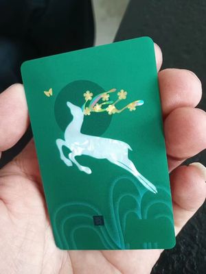 빛나는 카드 재료 홀로그램 필름 0.06mm PVC 코팅 덮개 특수 디자인 카드 생산