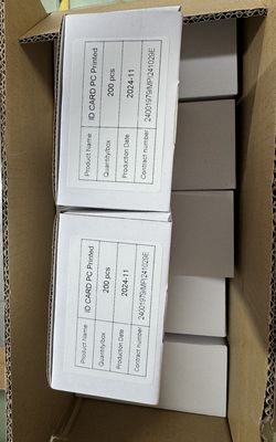 두쪽 면에 접착제 가루가 없는 습기에 저항하는 laminated polycarbonate sheet for surface