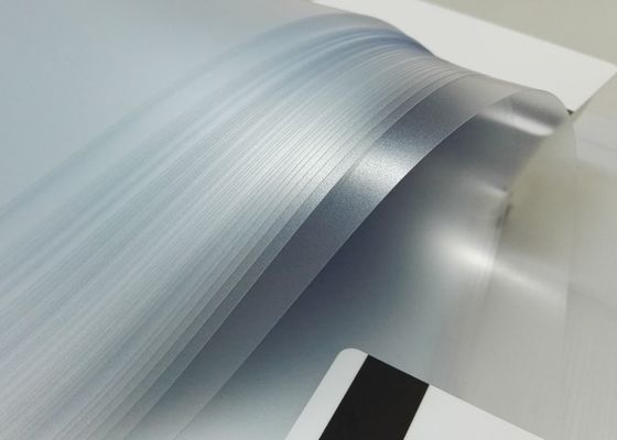 카드 라미네이션용 0.04-0.10mm 두께의 느린 감소 오프셋 인쇄 가능한 PVC 오버레이 필름