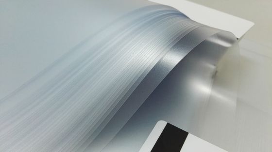 뛰어난 나이든 Pvc 카드 기재 플라스틱은 스마트 카드 제작을 위한 오버레이 필름을 코팅했습니다