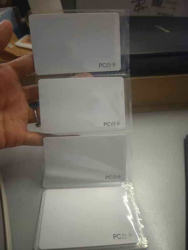 두쪽 면에 접착제 가루가 없는 습기에 저항하는 laminated polycarbonate sheet for surface